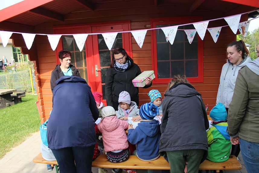 Arche Noah Kitas feierten