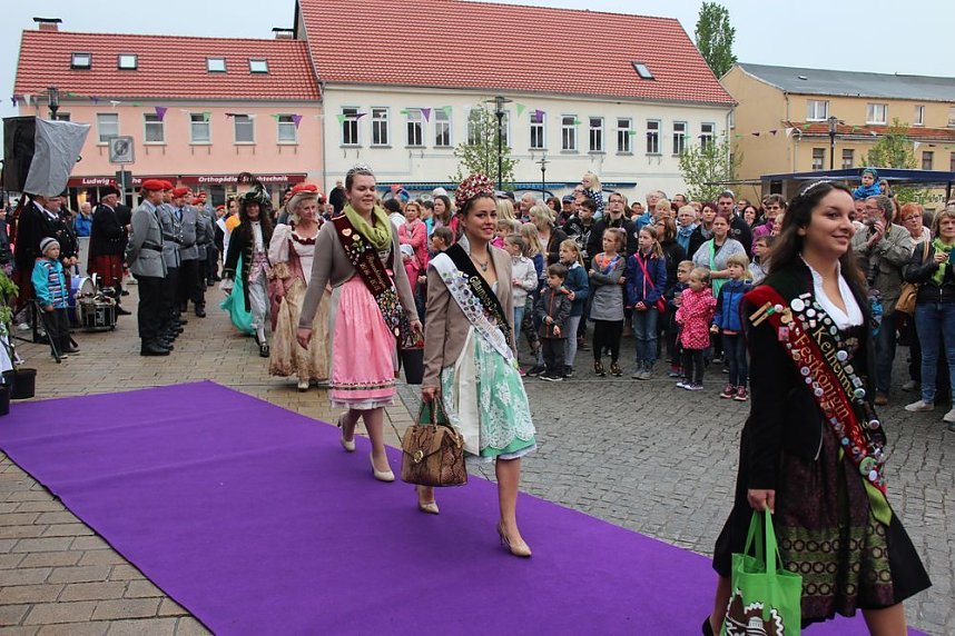 25. Fliederfester&ouml;ffnung und Verabschiedung Fliederk&ouml;nigin