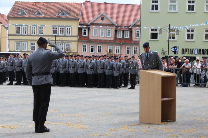 Wieder Lehrgangsteilnehmer feierlich vereidigt