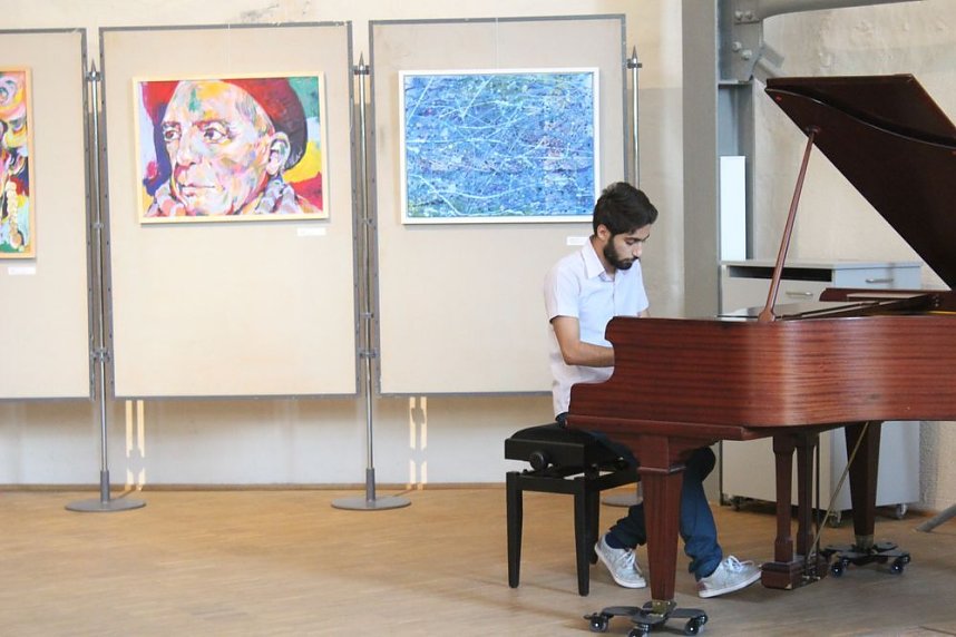 Ausstellung in Cruciskirche er&ouml;ffnet