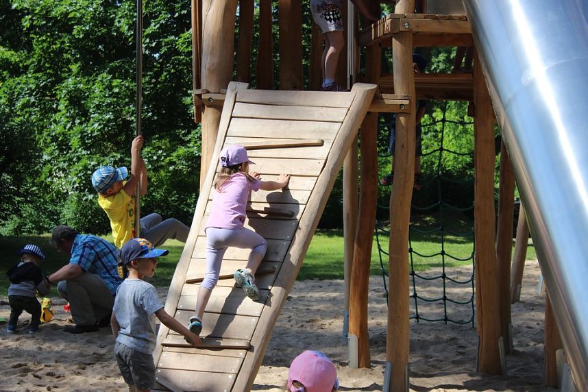 Mehrgenerationen Spielplatz eingeweiht
