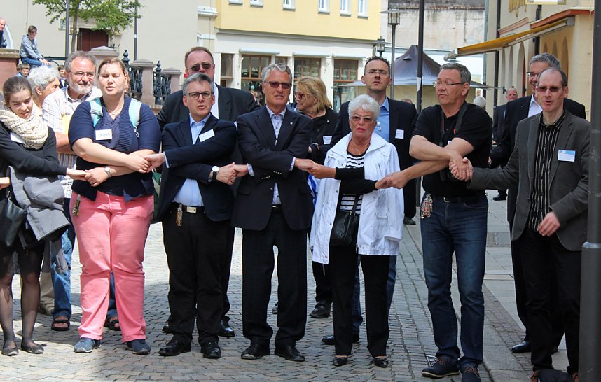 Ehrentafel f&uuml;r Bernhard Wagner enth&uuml;llt