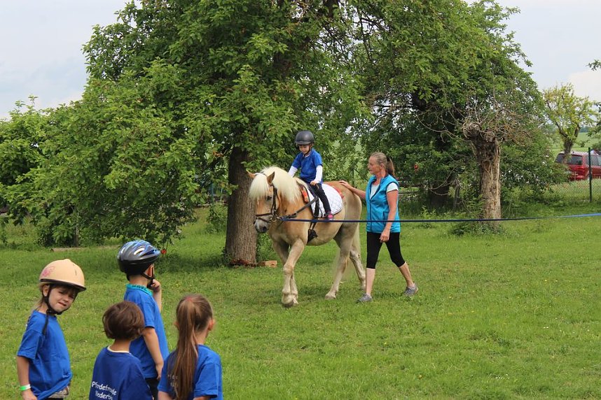  Ansturm auf das Hoffest