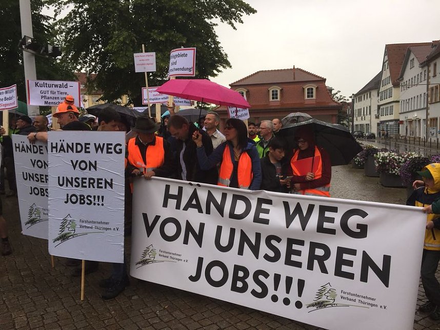 Demonstration vor der Th&uuml;ringer Staatskanzlei