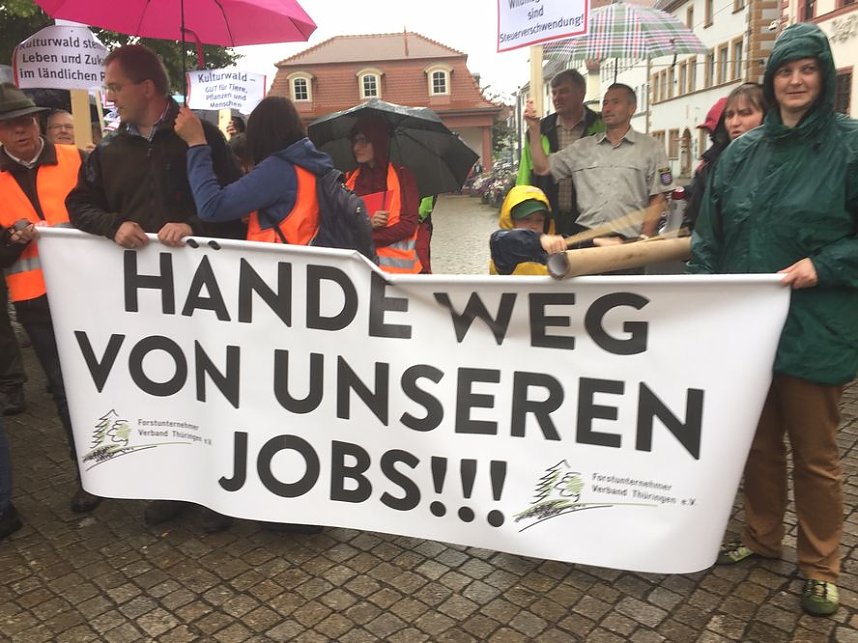 Demonstration vor der Th&uuml;ringer Staatskanzlei