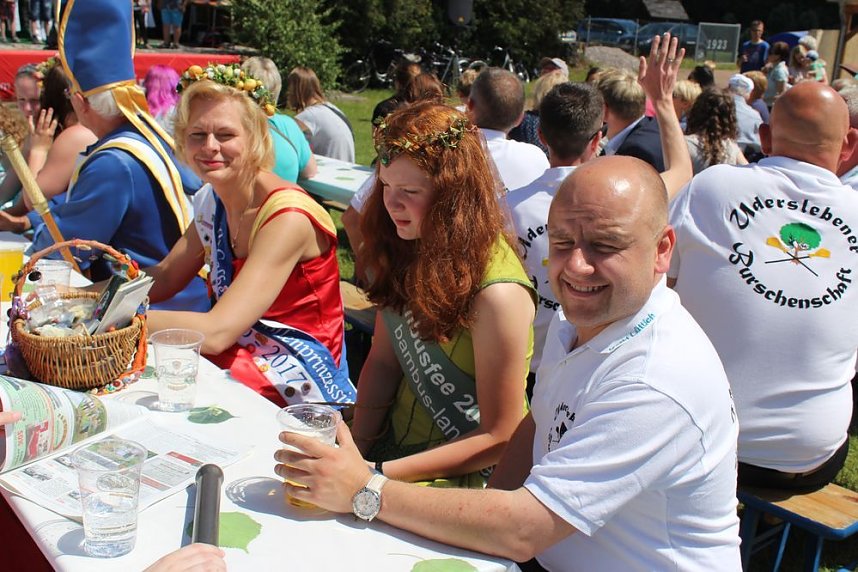 Geheimnis der Hofdamen gel&uuml;ftet