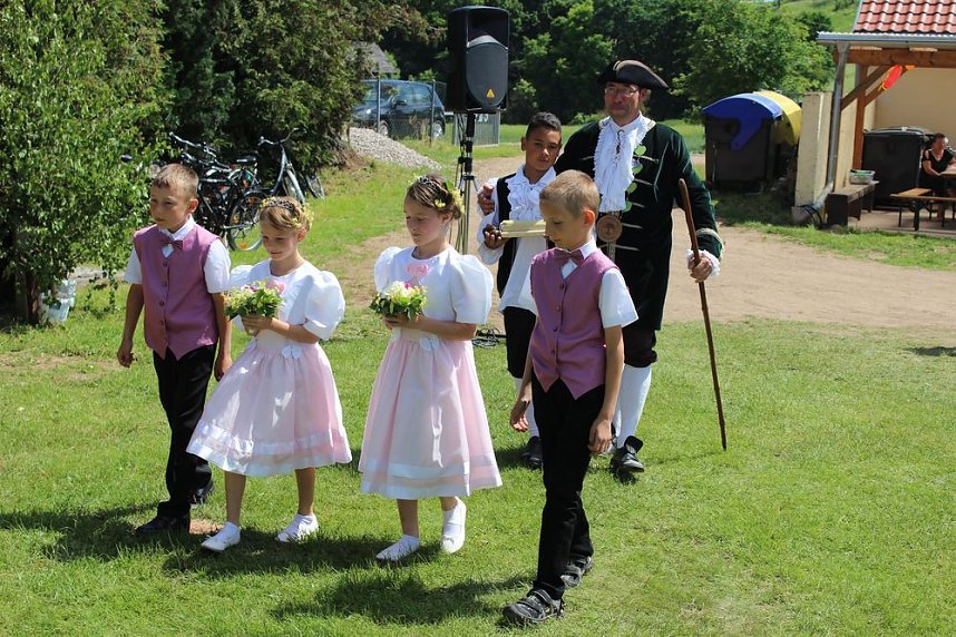 Geheimnis der Hofdamen gel&uuml;ftet