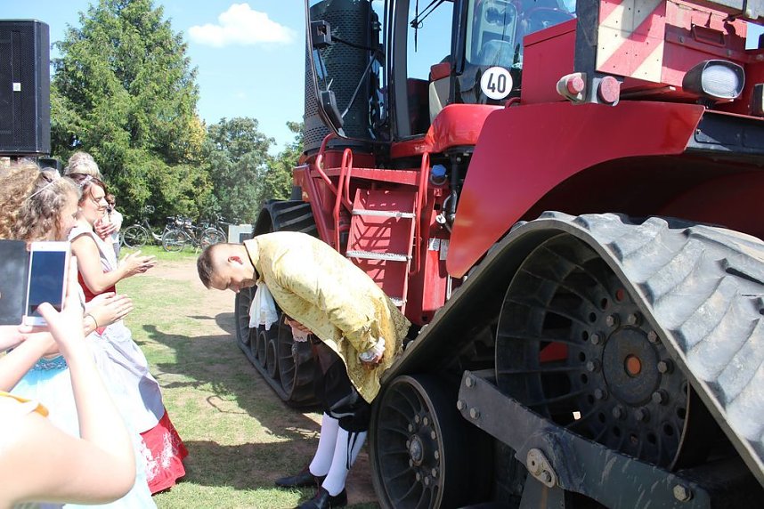 Geheimnis der Hofdamen gel&uuml;ftet