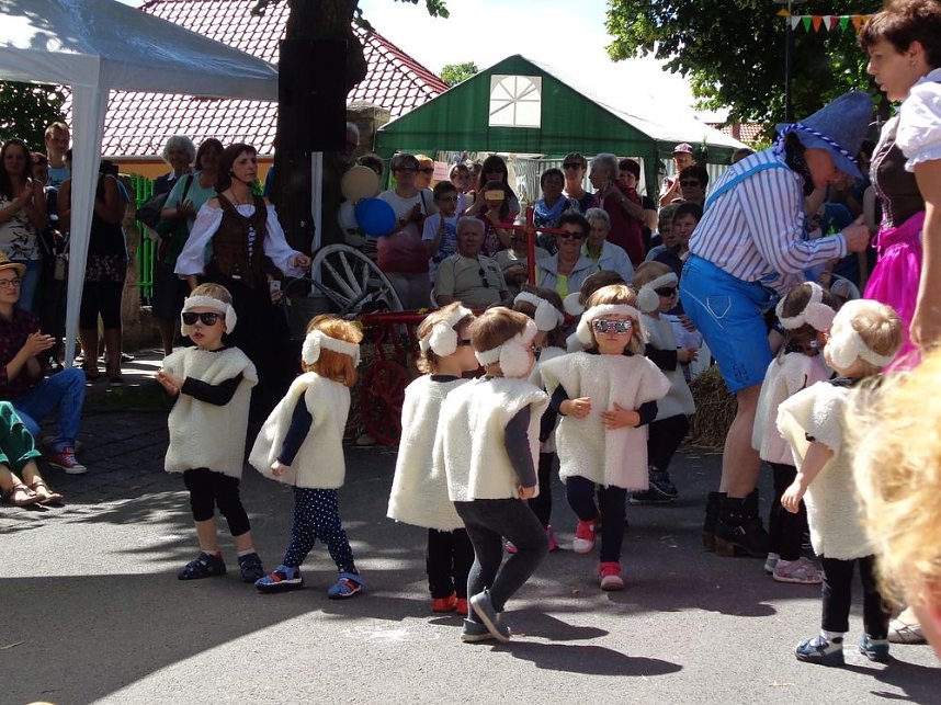 Auf dem Bauernhof war zum 25. Stra&szlig;enfest etwas los