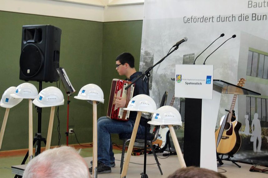 Spatenstich f&uuml;r Franzbergschule erfolgt