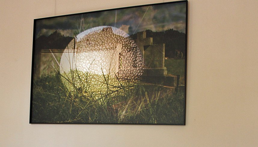 Sebastian Weise in einer Ausstellung