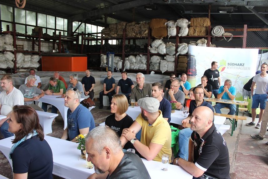 Sponsoren beim Schie&szlig;en auf dem Dickkopf