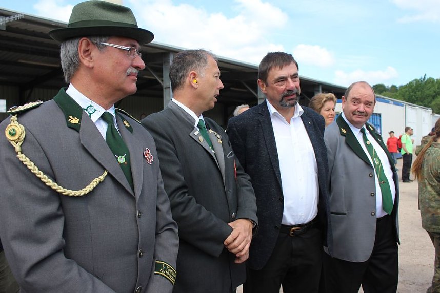 Gro&szlig;e Parade auf dem Dickkopf