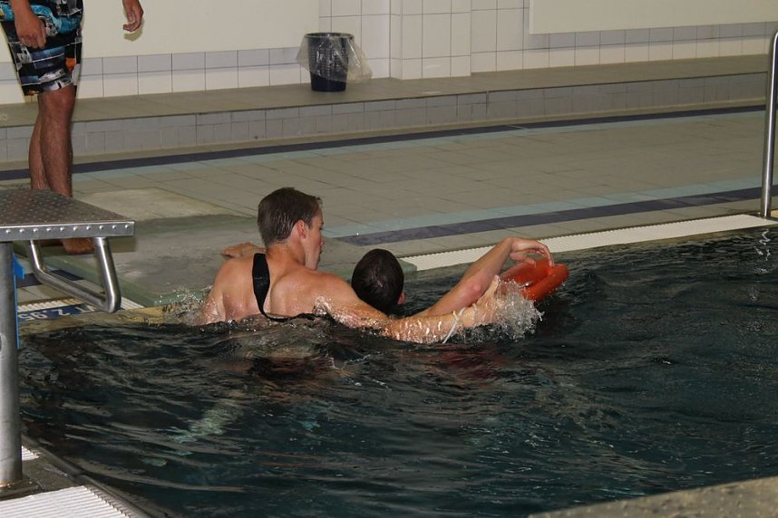 Zertifikate f&uuml;r Rettungsschwimmer &uuml;bergeben