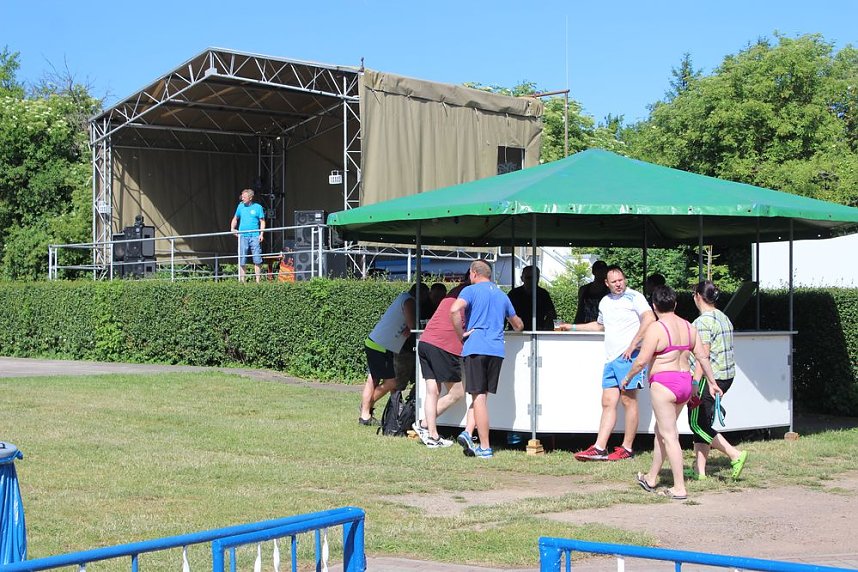24-h-Schwimmen gestartet