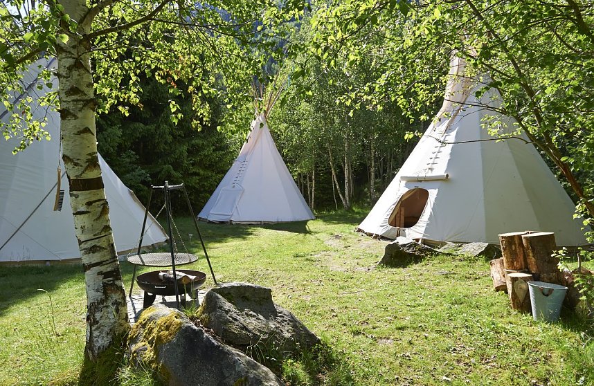 Tipizelte auf TCS Camping Disentis