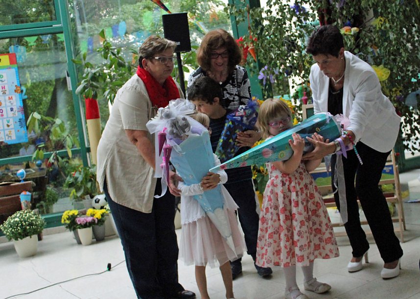 Einschulung und Einweihung neuer R&auml;ume