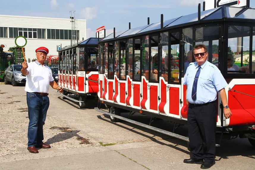 Alterskameraden der Feuerwehr besuchten den Schlosspark in Ebeleben
