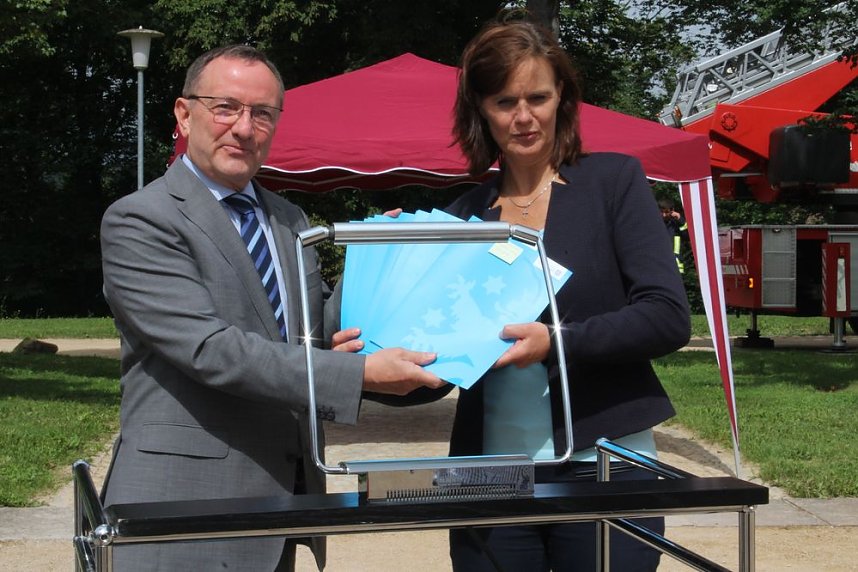 24 wertvolle "Kutschen" &uuml;bergeben