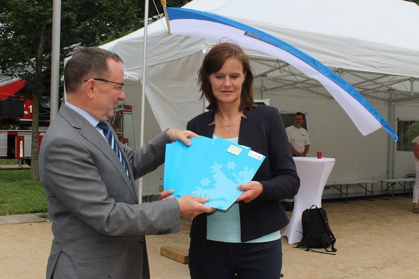 24 wertvolle "Kutschen" &uuml;bergeben