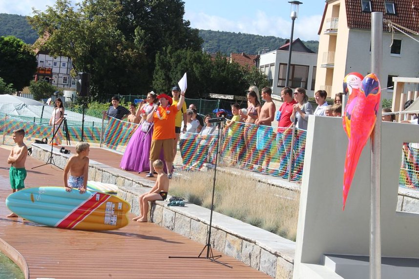 Schwimmbadfest er&ouml;ffnet
