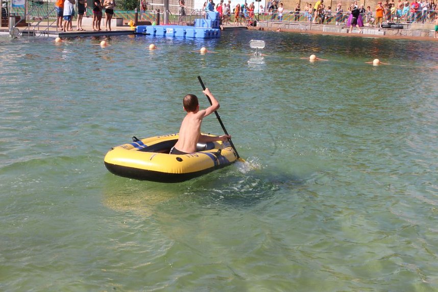 Schwimmbadfest er&ouml;ffnet