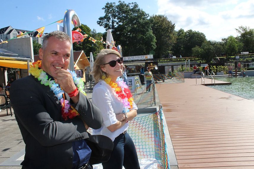 Schwimmbadfest er&ouml;ffnet