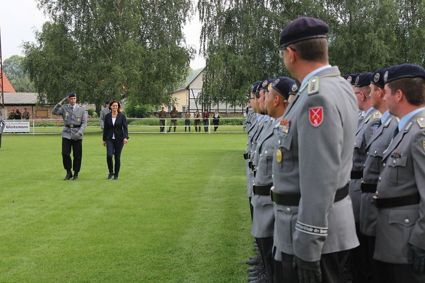 Feierliche  Vereidigung in Berka