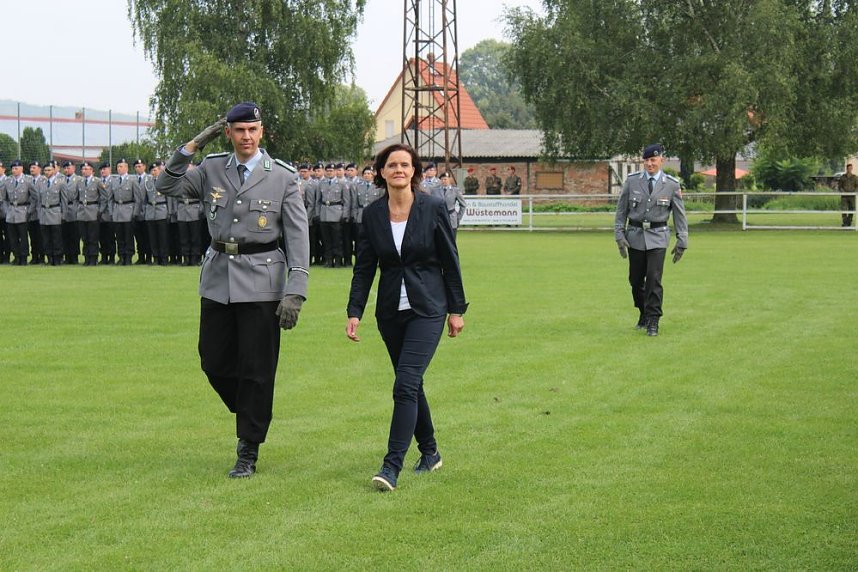 Feierliche  Vereidigung in Berka