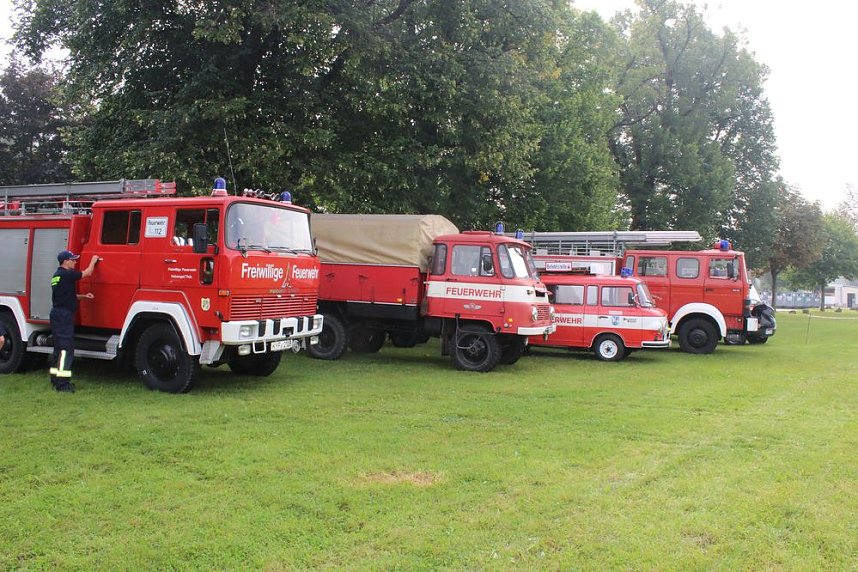  Vereine feiern mit den Kameraden der FFW