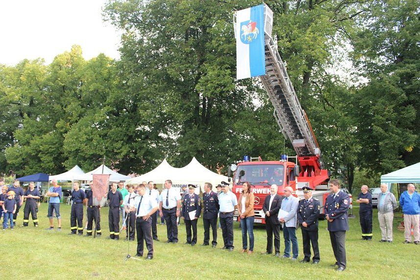  Vereine feiern mit den Kameraden der FFW