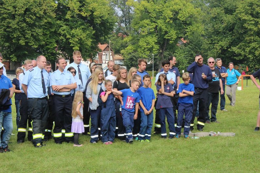  Vereine feiern mit den Kameraden der FFW