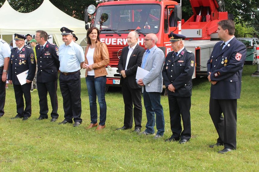  Vereine feiern mit den Kameraden der FFW