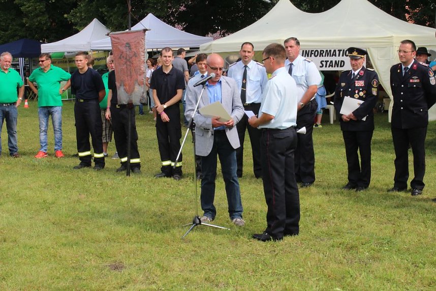  Vereine feiern mit den Kameraden der FFW