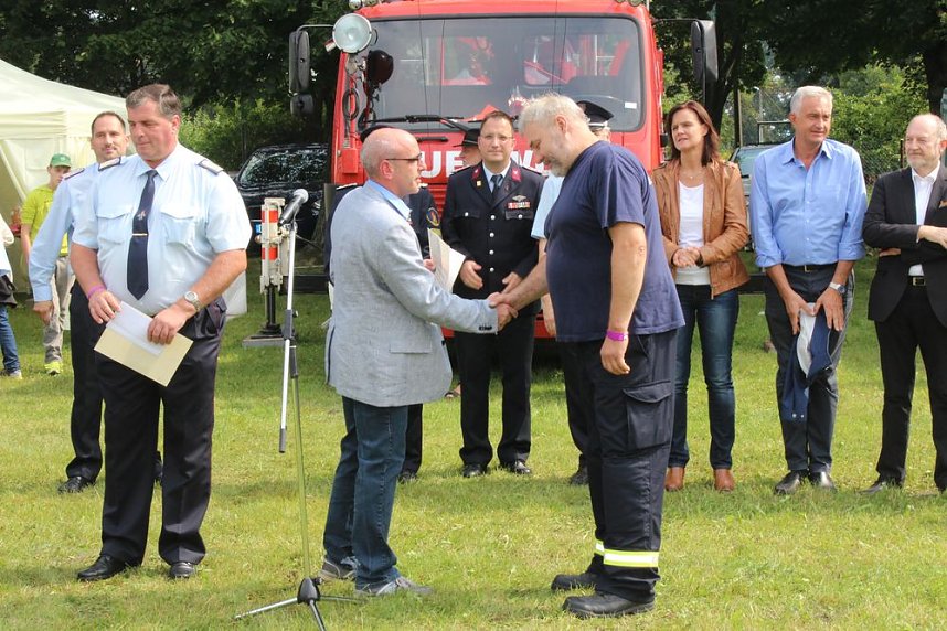  Vereine feiern mit den Kameraden der FFW
