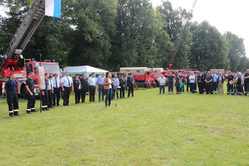  Vereine feiern mit den Kameraden der FFW