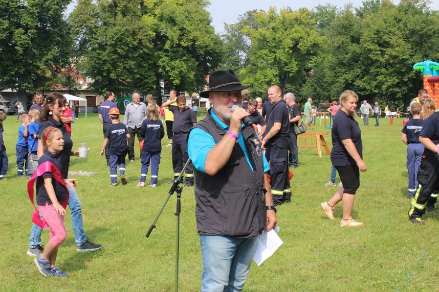  Vereine feiern mit den Kameraden der FFW