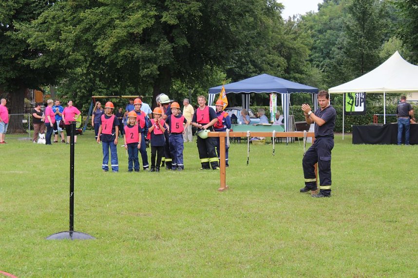  Vereine feiern mit den Kameraden der FFW