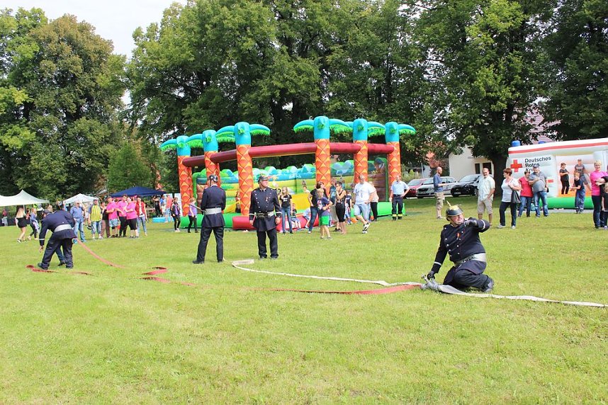  Vereine feiern mit den Kameraden der FFW