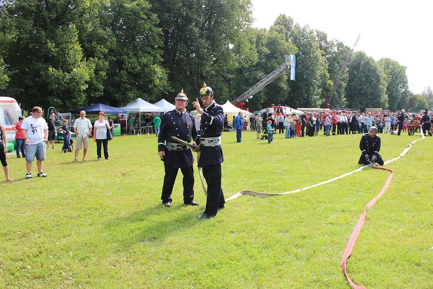  Vereine feiern mit den Kameraden der FFW