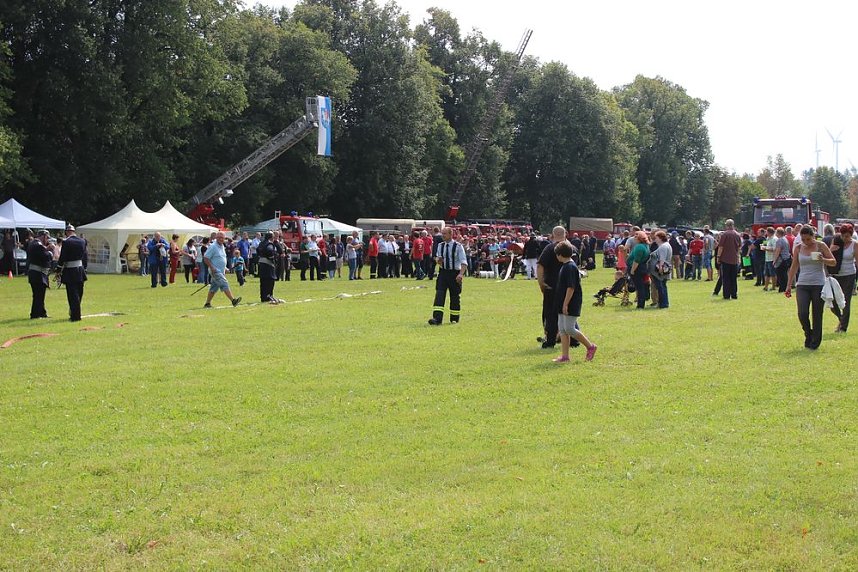  Vereine feiern mit den Kameraden der FFW