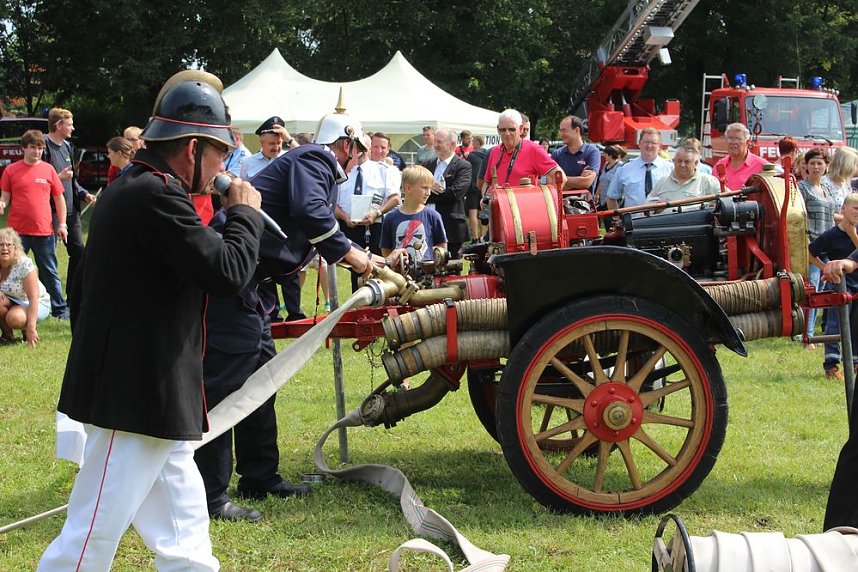  Vereine feiern mit den Kameraden der FFW
