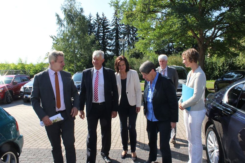 Feierlicher Spatenstich