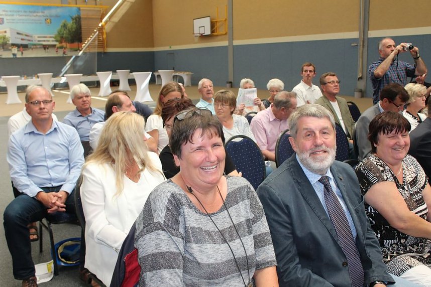 Feierlicher Spatenstich