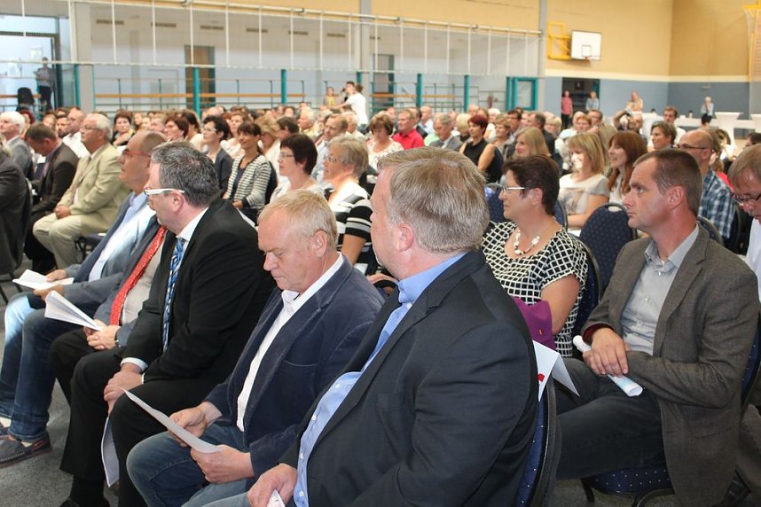 Feierlicher Spatenstich