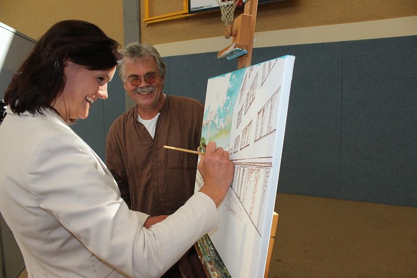 Feierlicher Spatenstich