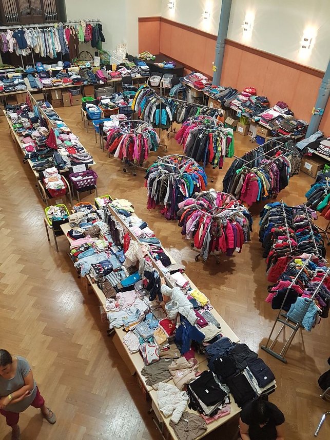 Heute Teeniesachenbasar