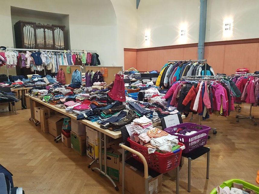 Heute Teeniesachenbasar