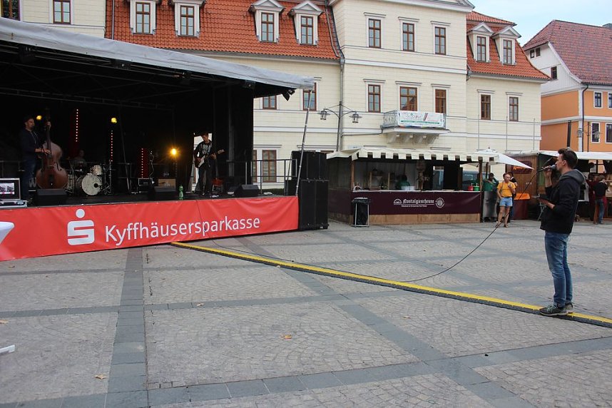 Weinprinzessin Shantel I. gekr&ouml;nt