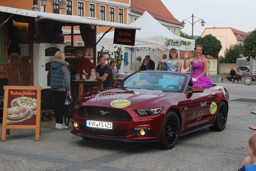Weinprinzessin Shantel I. gekr&ouml;nt